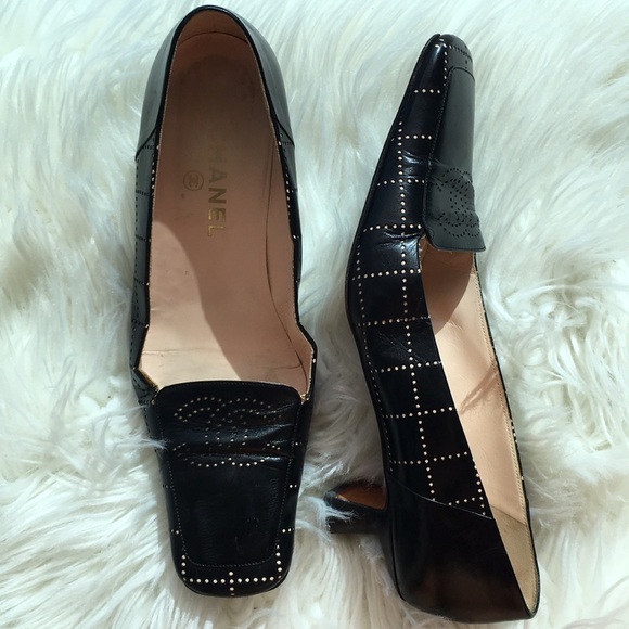 Authentic Chanel CC Logo Black Leather Heels - Picture 1 of 16